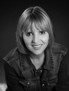 Nicole-8364-LR-BW
